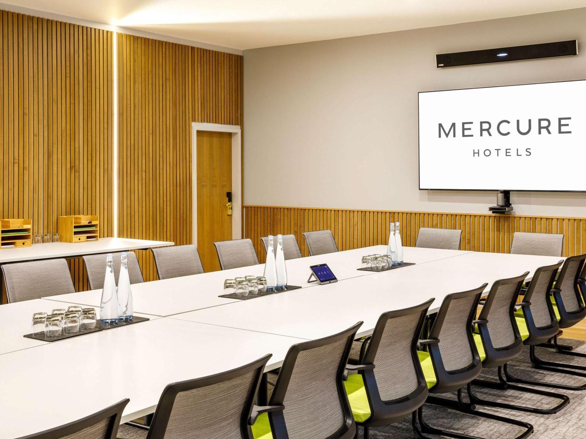 Mercure Bedford Centre Hotel Ngoại thất bức ảnh