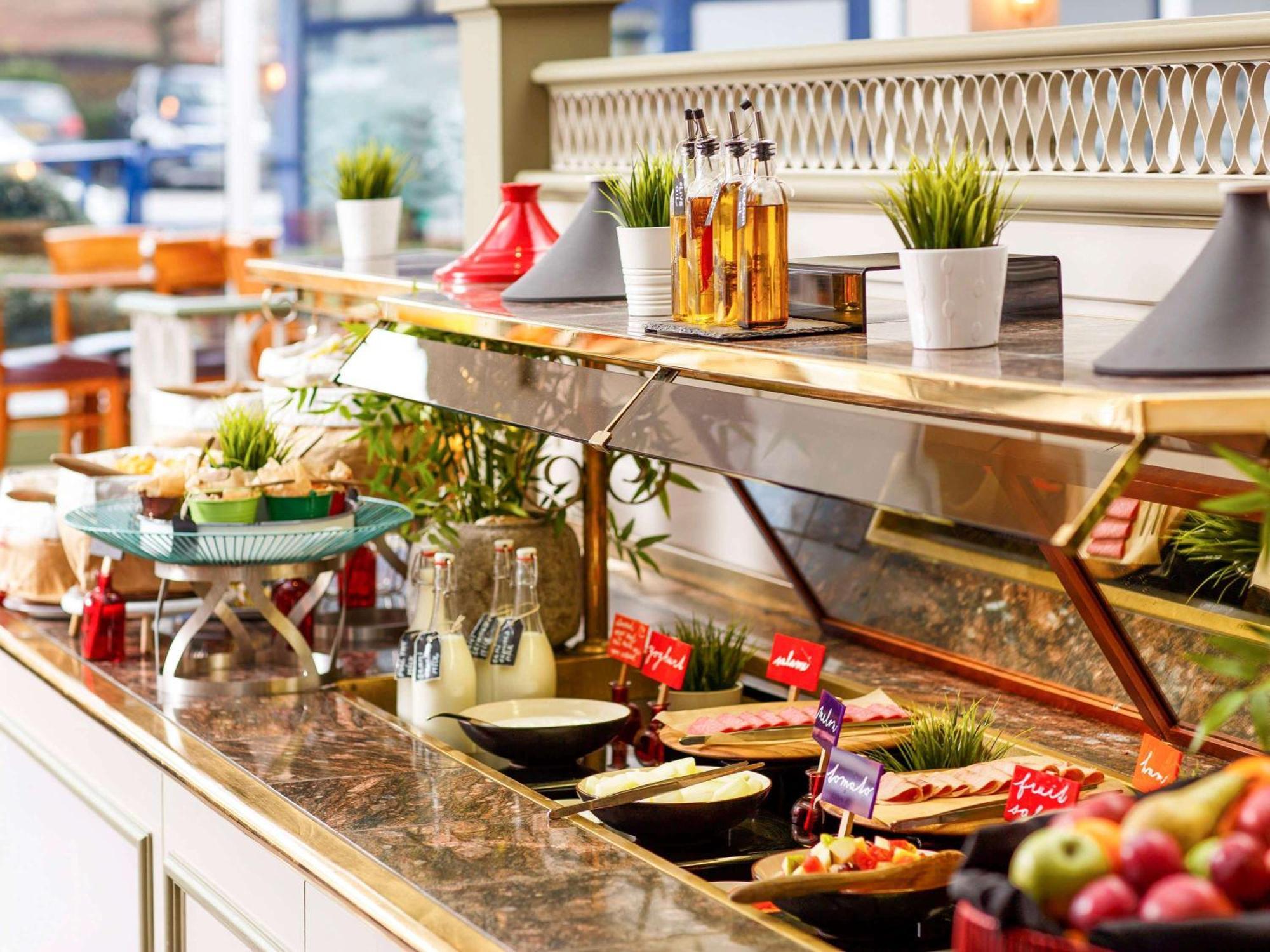Mercure Bedford Centre Hotel Ngoại thất bức ảnh