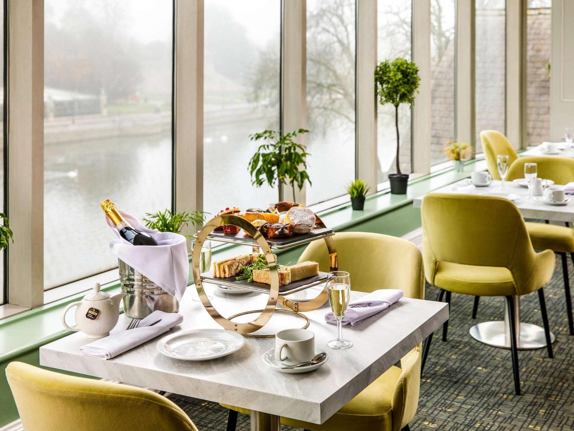 Mercure Bedford Centre Hotel Ngoại thất bức ảnh